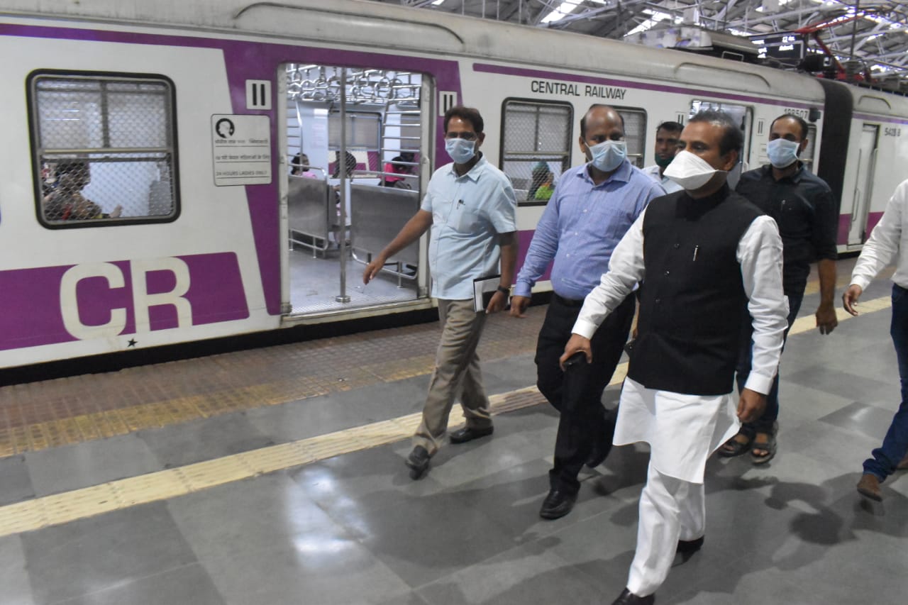 Rajesh Tope visits to CSMT stn