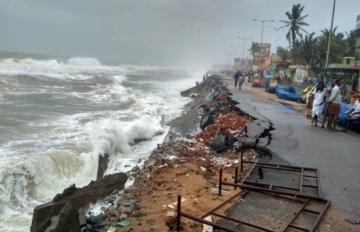 Cyclone in Mumbai
