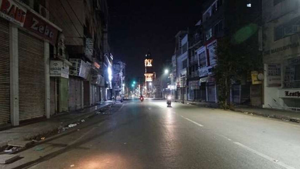 Night curfew : नाताळ-थर्टीफर्स्टच्या पार्श्वभूमीवर मुंबईत ‘रात्रीची संचारबंदी’ लागणार