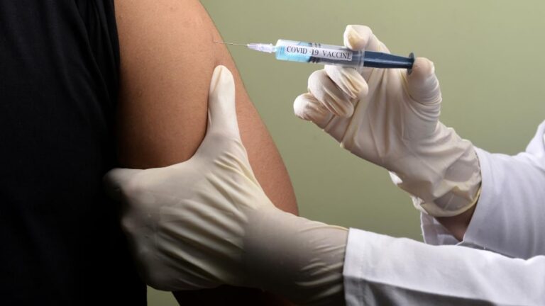 Black market of private vaccinations is taking