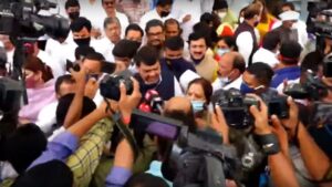 Bhaskar Jadhav has said seize the mic