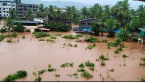 Dr. Vishwajeet Kadam gave relief to the flood victims