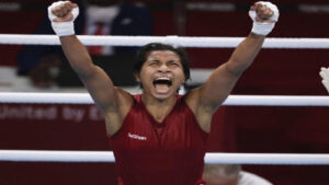 Boxer Lovelina enters the semifinals