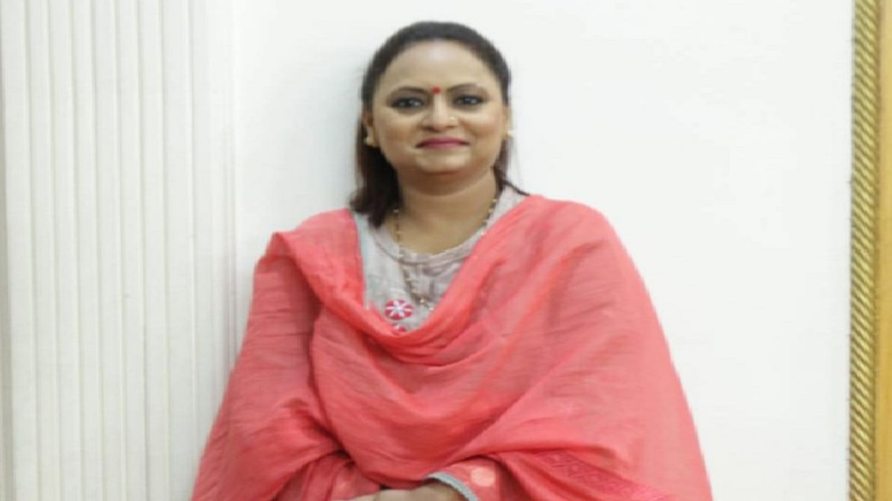 MLA Yamini Yashwant Jadhav MLA post in danger