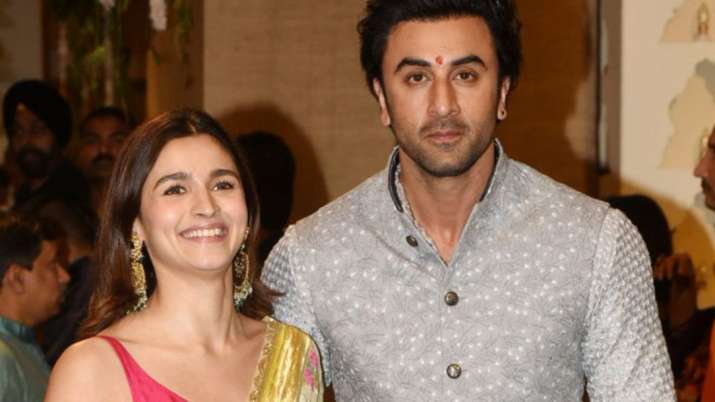 Ranbir Kapoor and Alia Bhatt, one of the cutest couples in Bollywood, will get married in December this year.)
