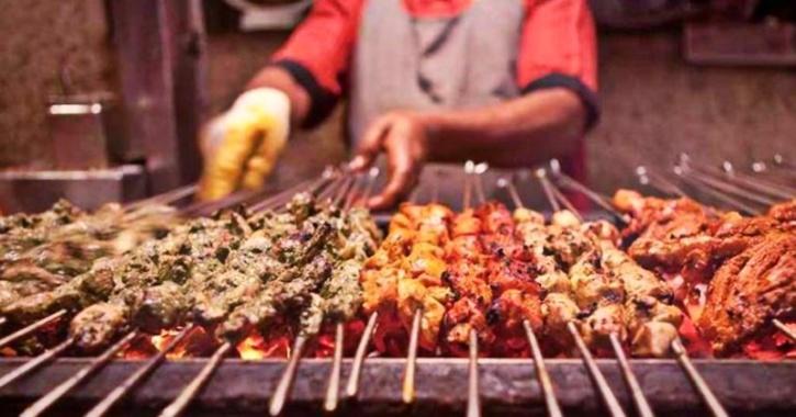 Gujarat, ban on non-vegetarian food stalls on main roads