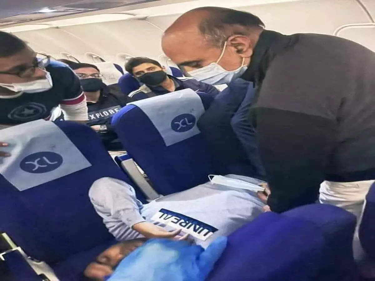 Union Minister showed humanity on the plane