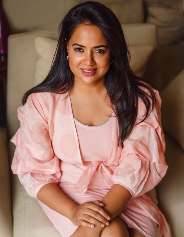 Sameera Reddy: Staying away from the world of entertainment