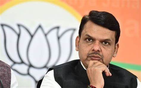Devendra Fadnavis summoned for phone tapping report