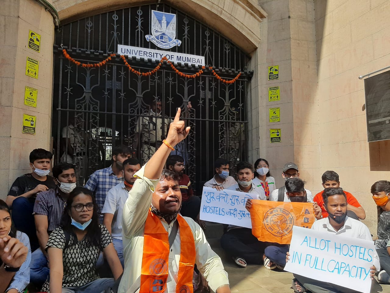Abhavip's agitation in Mumbai University's Fort Campus