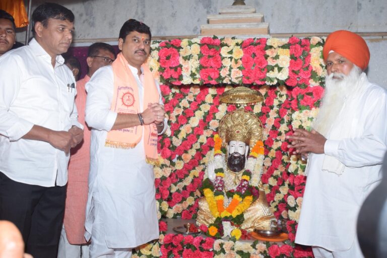 Saint Rohidas Maharaj took the country to social and spiritual heights: Dhananjay Munde