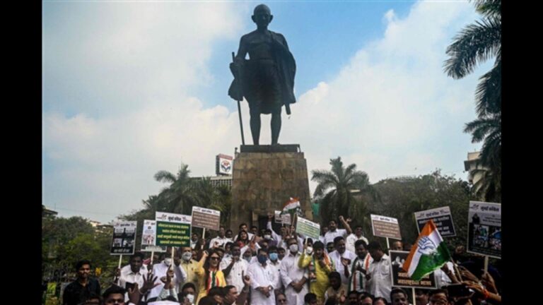 Congress and NCP took to the streets to protest Modi's statement