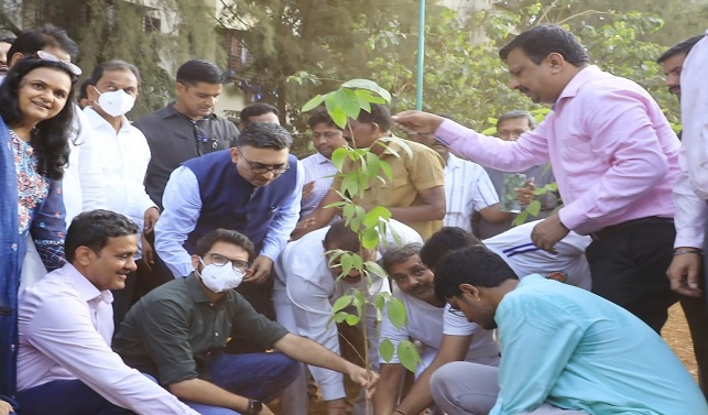 Aditya Thackeray started the 'Mumbai Green Warrior' project