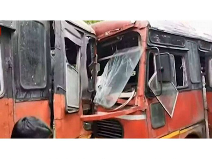 Bus accident in Dapoli Driver seriously injured