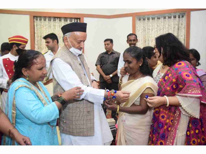 Blind women tied rakhi to governor