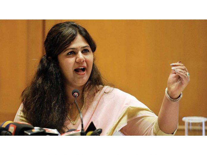 Pankaja Munde to be angry with msedcl