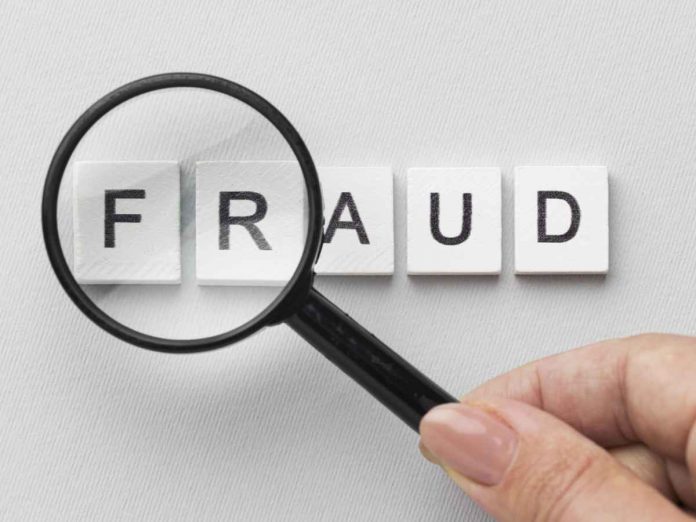 Beed Fraud News victim lodge a complaint