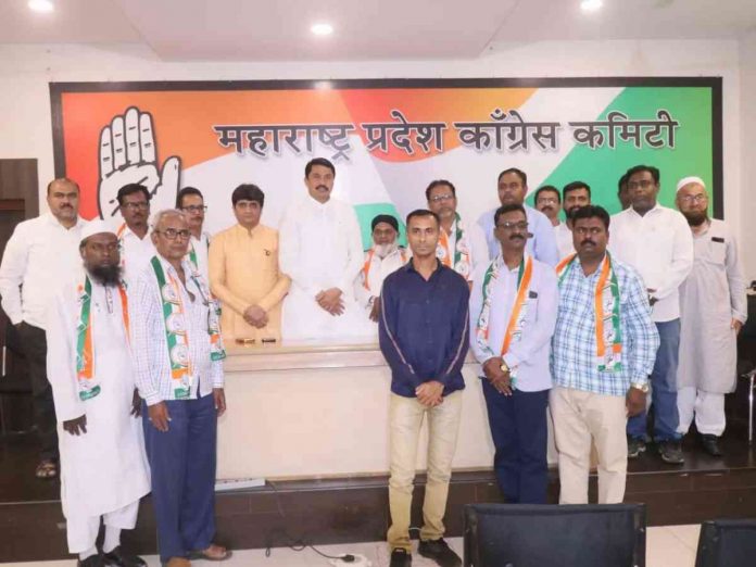 Congress gives shock to Prakash Ambedkar