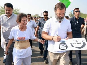 Rahul Gandhi Photos : 'नफरत छोडो भारत जोडो' नाऱ्यासह राहुल गांधी महाराष्ट्रात