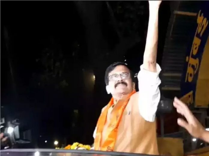 Sanjay Raut out of jail; The Shiv Sainiks gave a rousing welcome