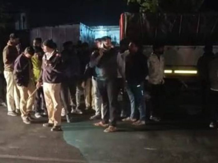 A group of women was hit, 5 women were crushed by a speeding train on the Pune-Nashik highway