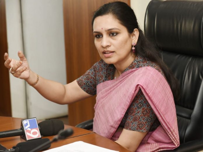 IAS Nidhi Chaudhary Said Establishment of Chief Minister's Secretariat Room at Mumbai Suburban Collectorate
