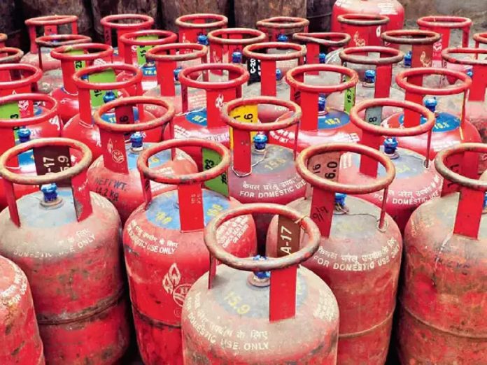 cooking-gas-hike-by-rs-50-inflation-flares-up