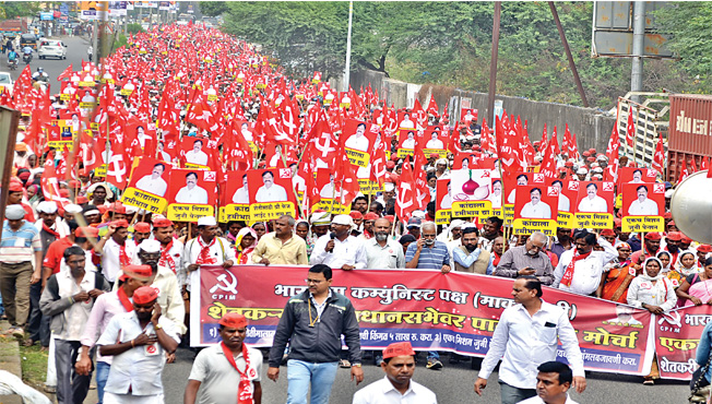 farmers-strike-nashik-lal-vadal-will-move-from-kasara-ghat
