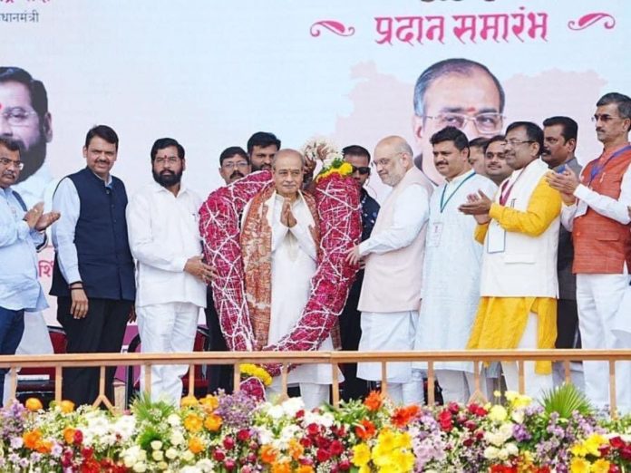 Maharashtra Bhushan Appasaheb Dharmadhikari donate 25 lakhs price award to the CM Relief Fund