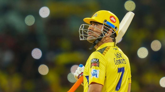 Dhoni Felicitated for Completing 200 Matches As Super Kings' Captain