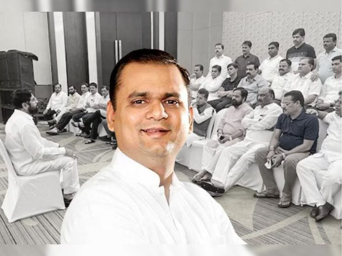 Assembly Speaker Rahul Narvekar will decide the disqualification of 16 MLAs!