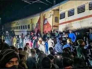 Odisha Train Accident : कोरोमंडल एक्सप्रेस अपघाताचे काही अंगावर शहारे येणारे दृश्य...