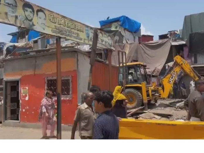 BMC anti-encroachment action on Uddhav Thackeray group's Shiv Sena Shakha in Mumbai