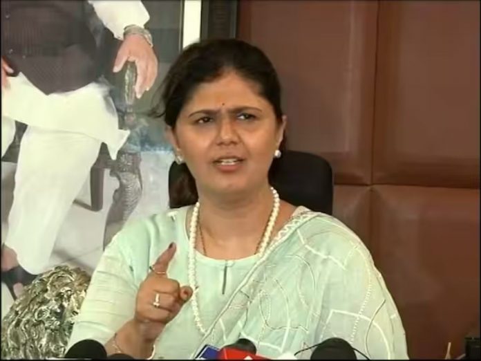 bjp leader pankaja munde press conference denies rumours joining congress