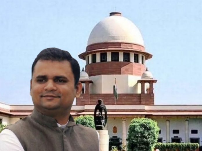 Supreme Court notice to Vidhan Sabha Speaker Rahul Narvekar regarding disqualification of 16 MLAs