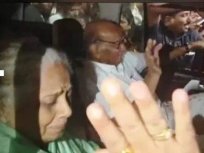 Sharad pawar wife pratibha pawar got emotional after ajit pawars war