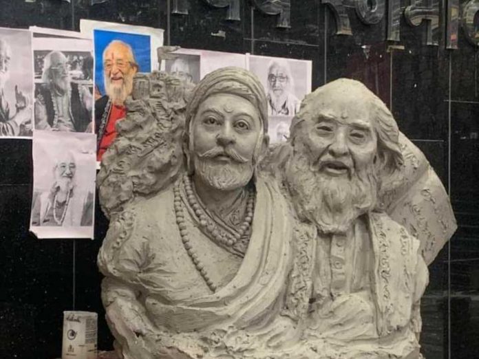 Sculpture of Babasaheb Purandare with Shivaji Maharaj in Balgandharva Rangmandir, Sambhaji Brigade demands action from Pune Municipal Corporation