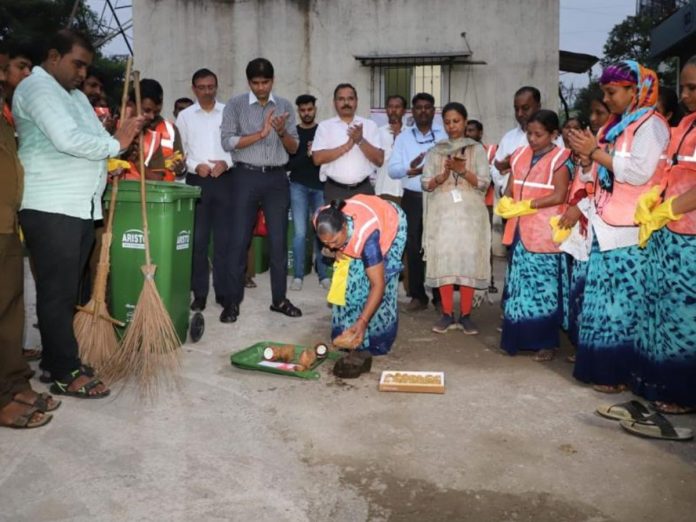 Sanitation workers in thane, new brooms, bins
