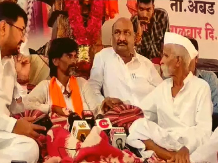 Sambhaji Bhide Meets Manoj Jarange Patil urge to stop Hunger Strike in Jalna