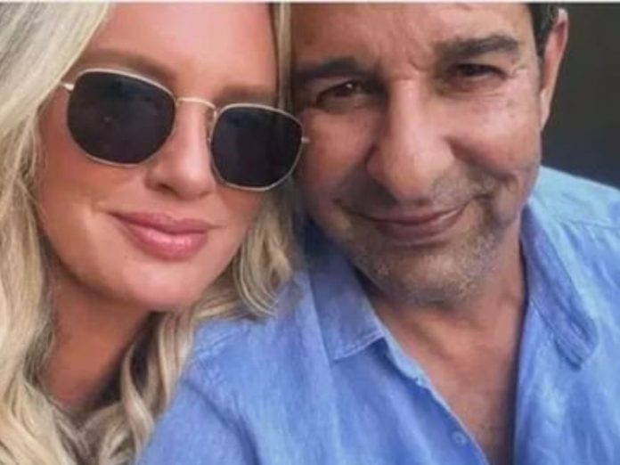 Wasim Akram Wife Photo On Netizens Comment hot after Against Akram angry